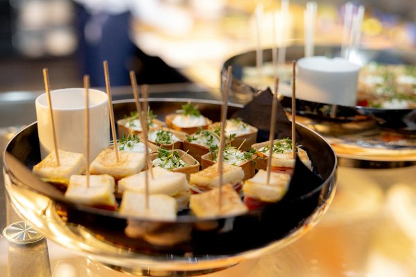 Sancerre blanc et reflets verts : un voyage sensoriel à découvrir